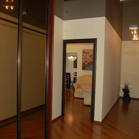 On Prospect Nezavisimosti Apartament
